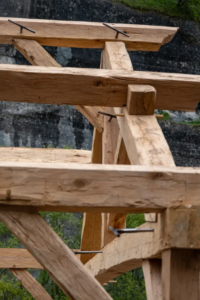 charpente traditionnelle poutre équarrie construction bois