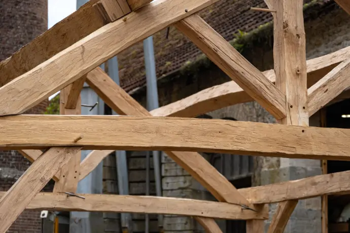 charpente traditionnelle poutre équarrie construction bois